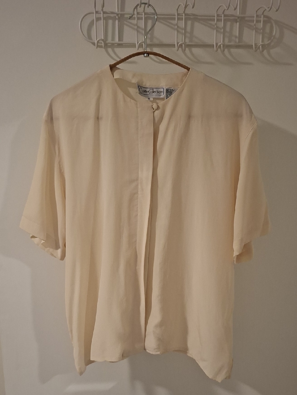 Vintage Charter Collection 100% Silk Cream/Butter Yellow Flowy Blouse (Size M)